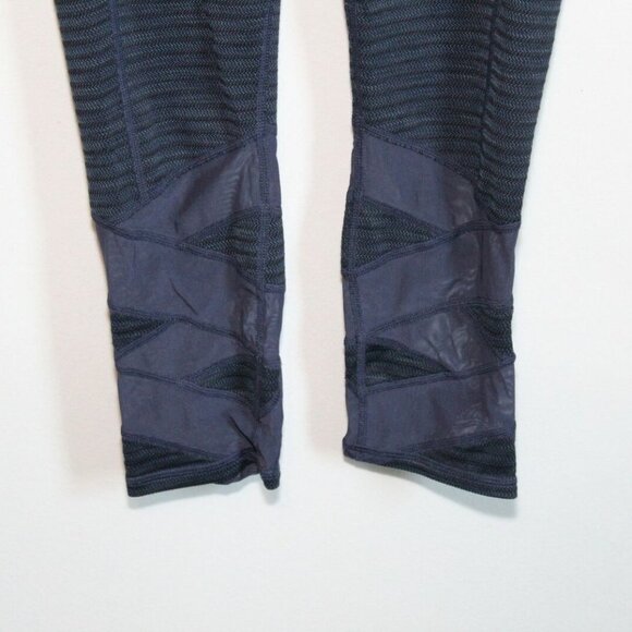 ✨2/$20 Athleta Jacquard Mantra Legging Capri Pants Navy Women's Size XS H12090 - Picture 3 of 12